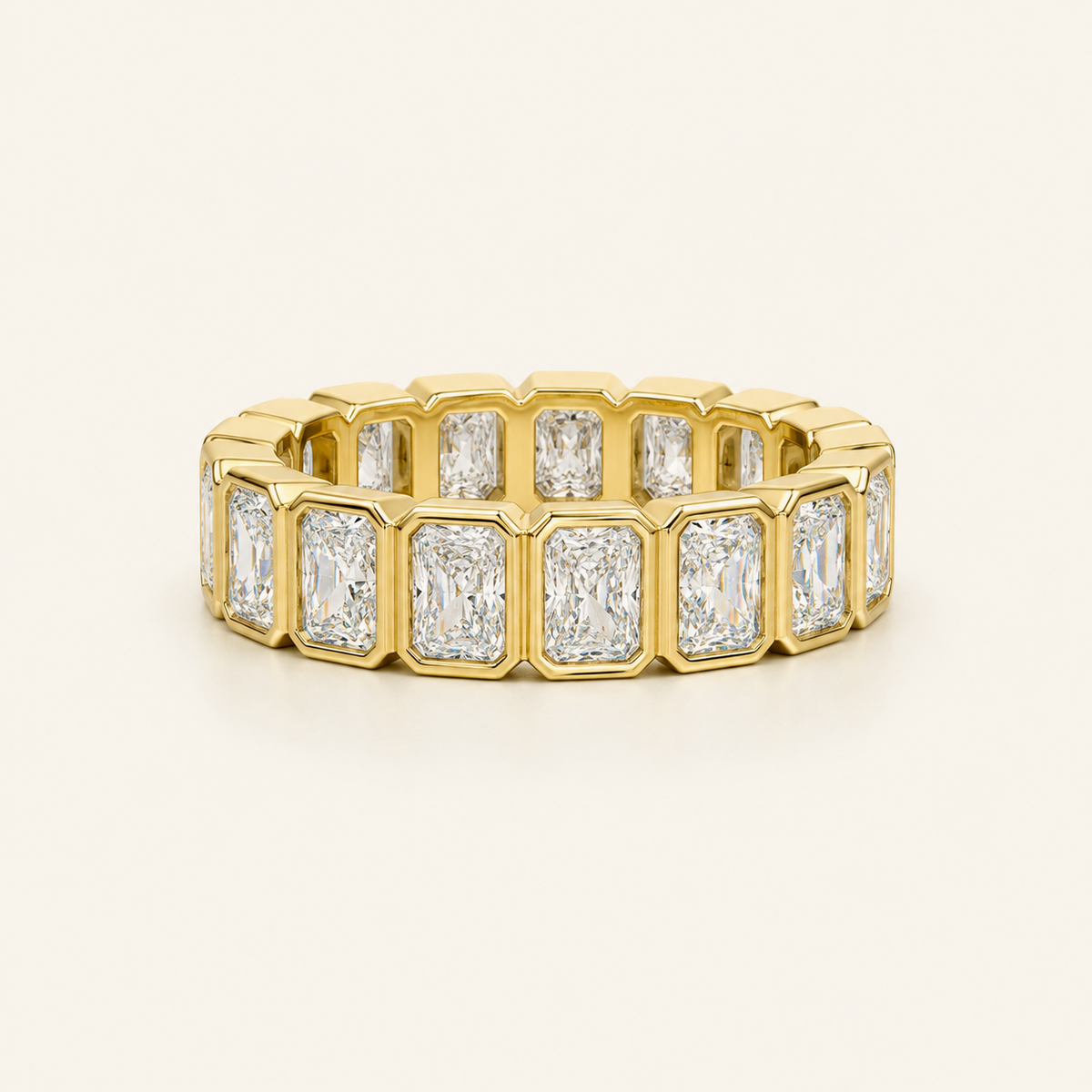 Argolla Suspiro — Eternidad en Bisel, Corte Radiante en oro amarillo, vista frontal