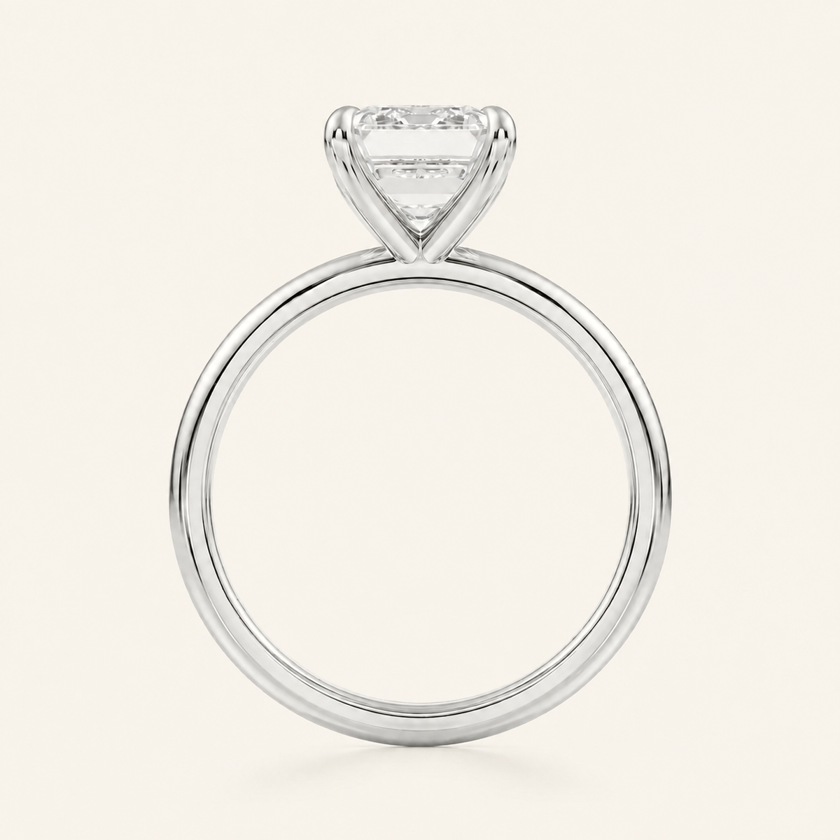 Anillo Solitario Clásico Diamante Esmeralda en oro blanco, vista de perfil