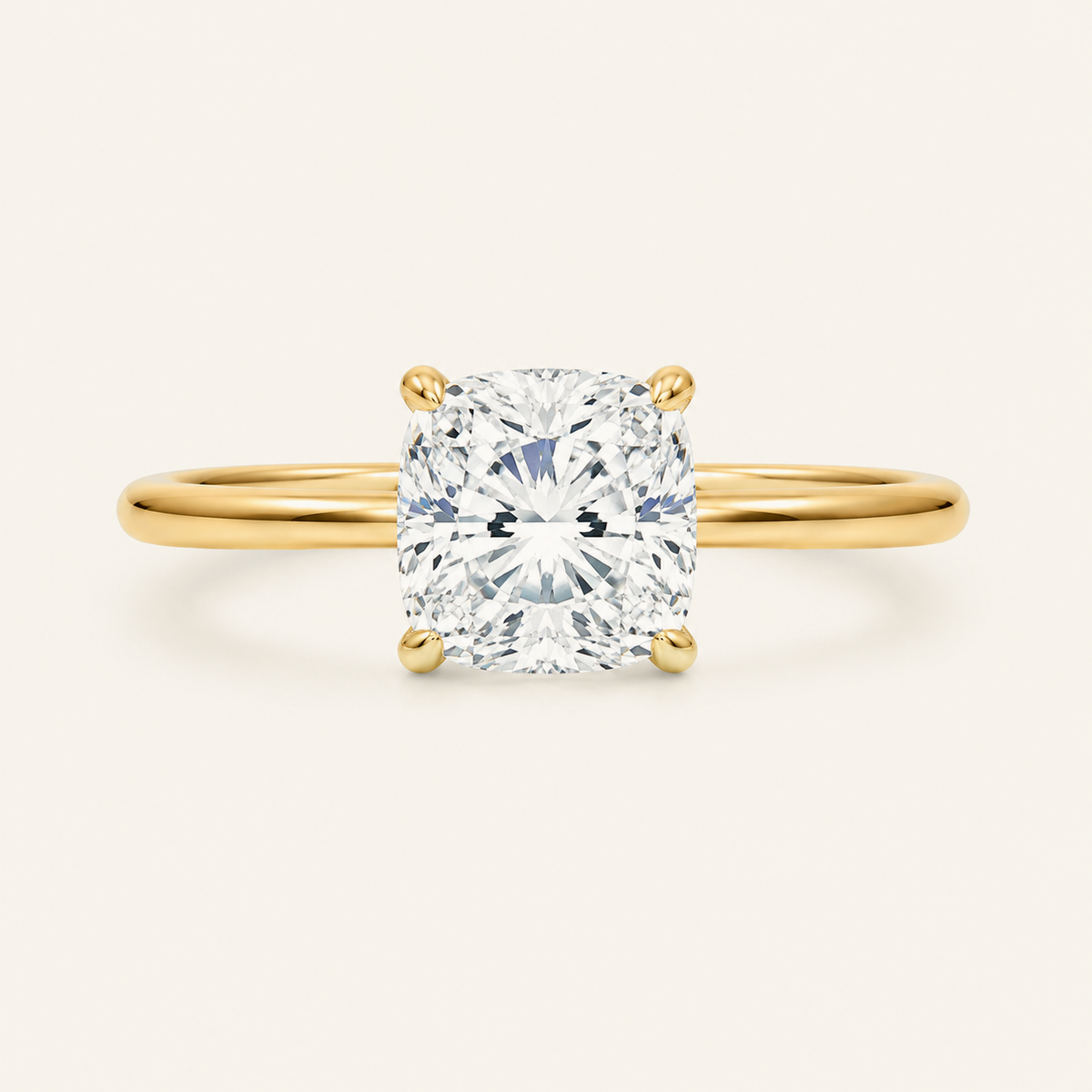 Anillo Pavé En Puntas Diamante Cojín en oro amarillo, vista frontal