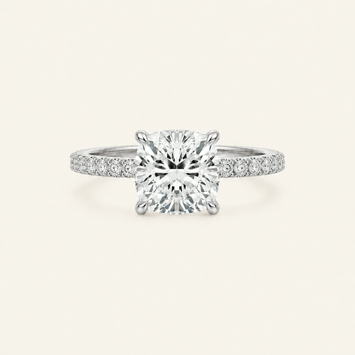 Anillo Pavé Moderno Diamante Cojín en oro blanco, vista frontal