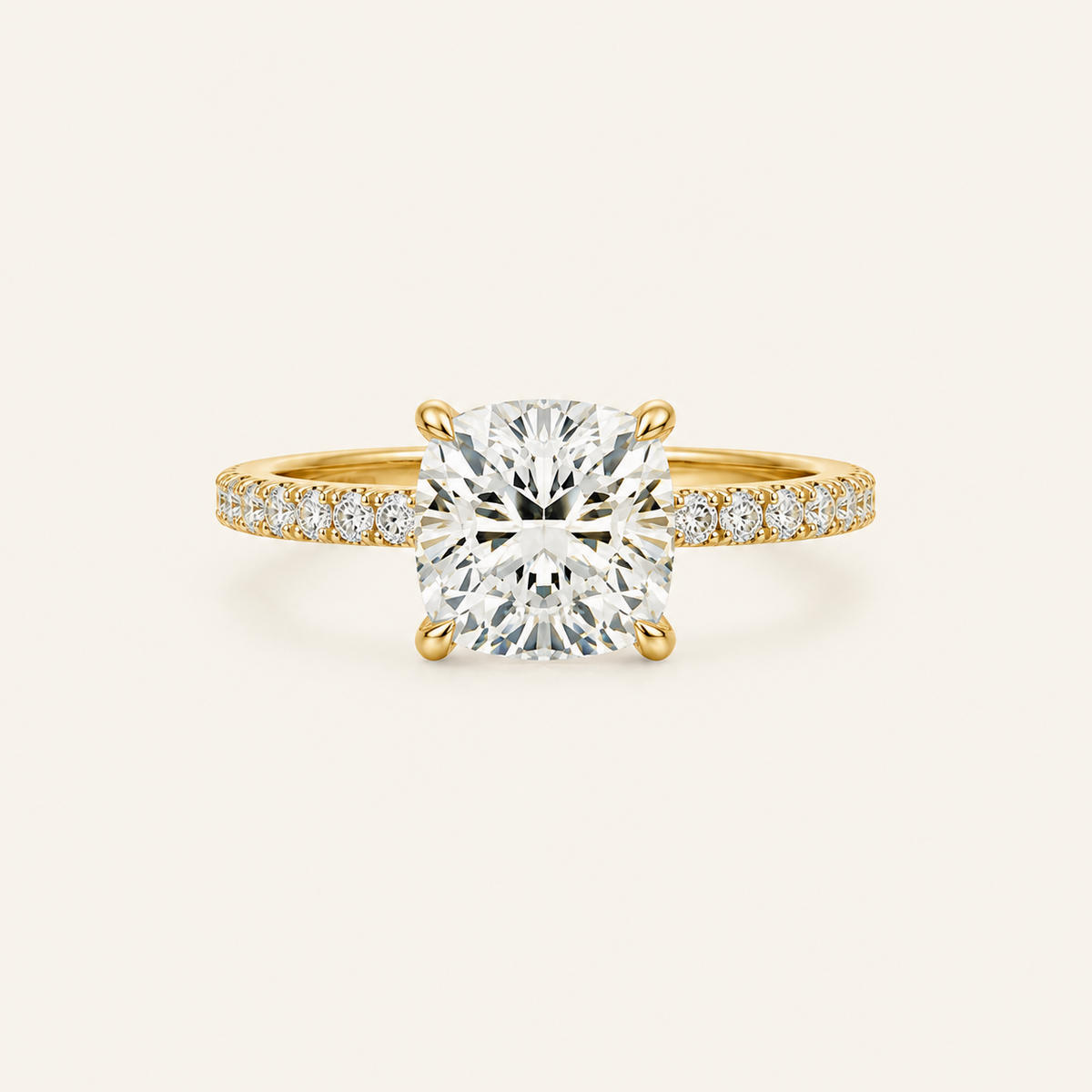 Anillo Pavé Moderno Diamante Cojín en oro amarillo, vista frontal