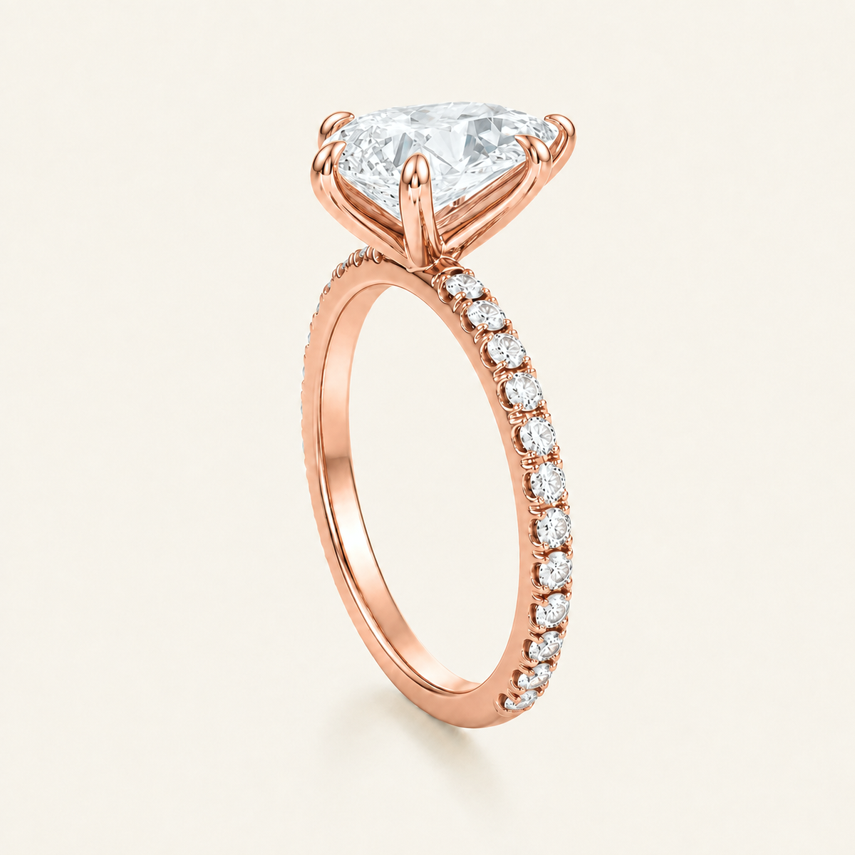 Anillo Pavé Moderno Diamante Pera en oro rosado, vista tres cuartos