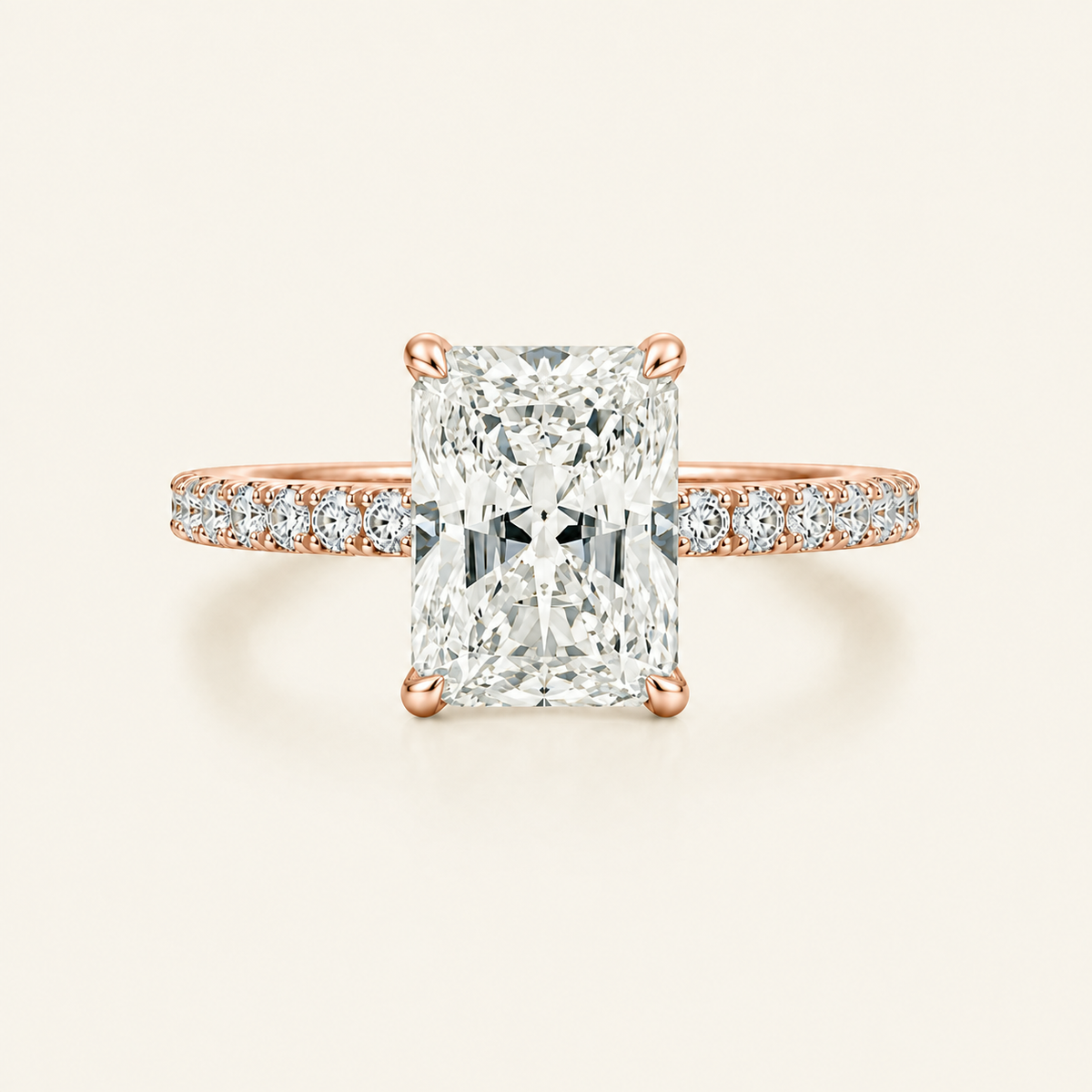 Anillo Pavé Moderno Diamante Radiante en oro rosado, vista frontal