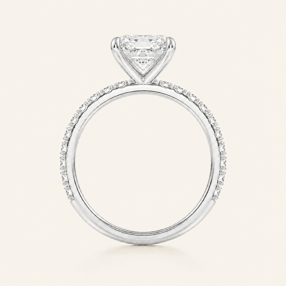 Anillo Pavé Moderno Diamante Radiante en oro blanco, vista de perfil