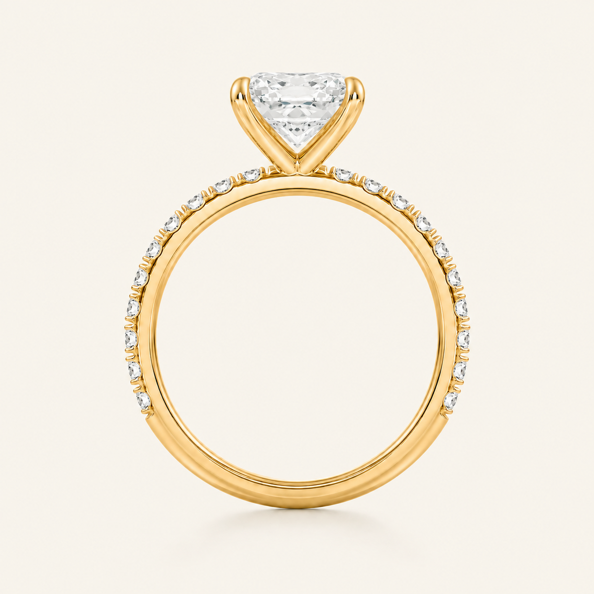 Anillo Pavé Moderno Diamante Radiante en oro amarillo, vista de perfil