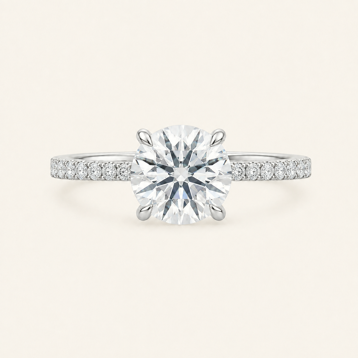 Anillo Pavé Moderno Diamante Redondo en oro blanco, vista frontal