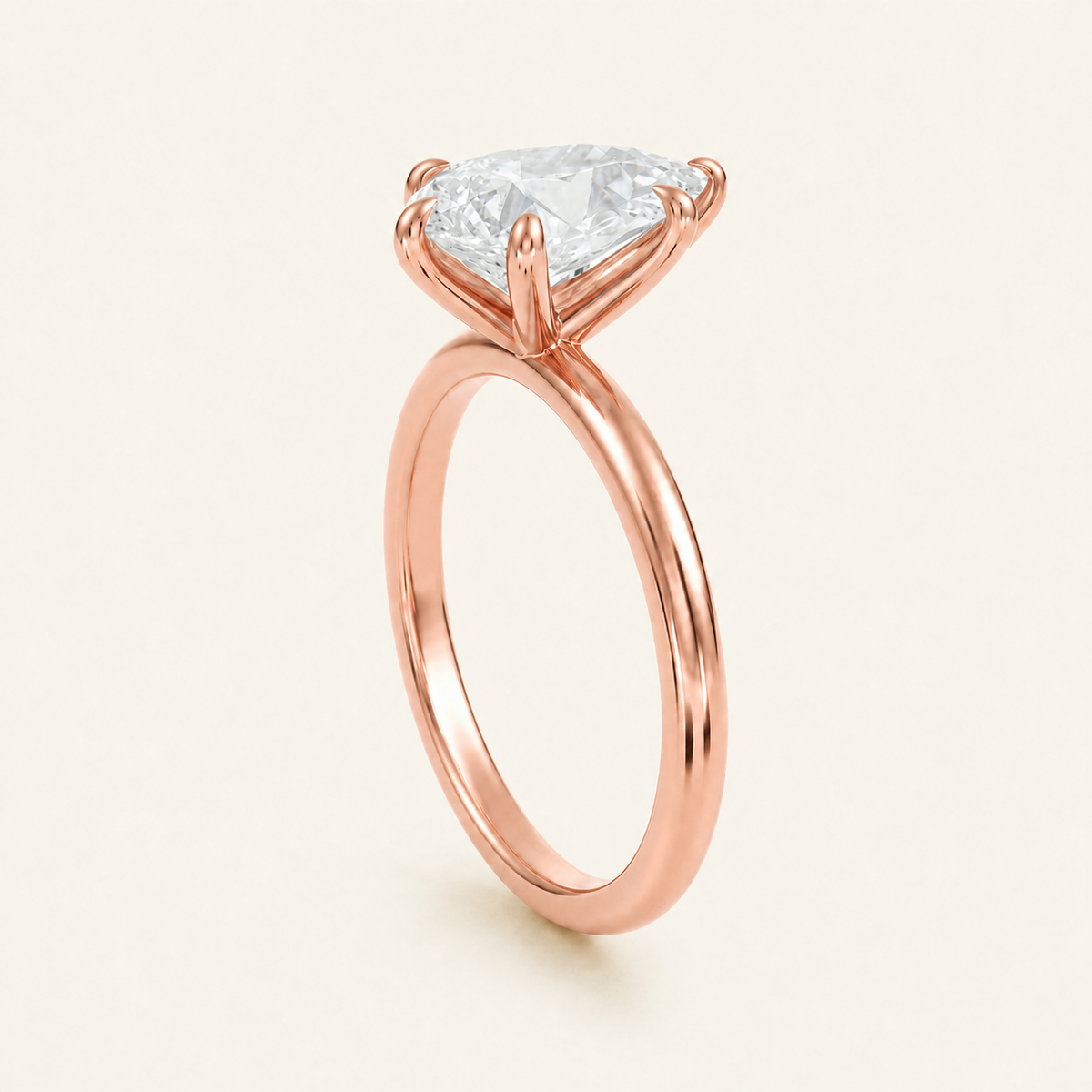 Anillo Solitario Clásico Diamante Pera en oro rosado, vista tres cuartos