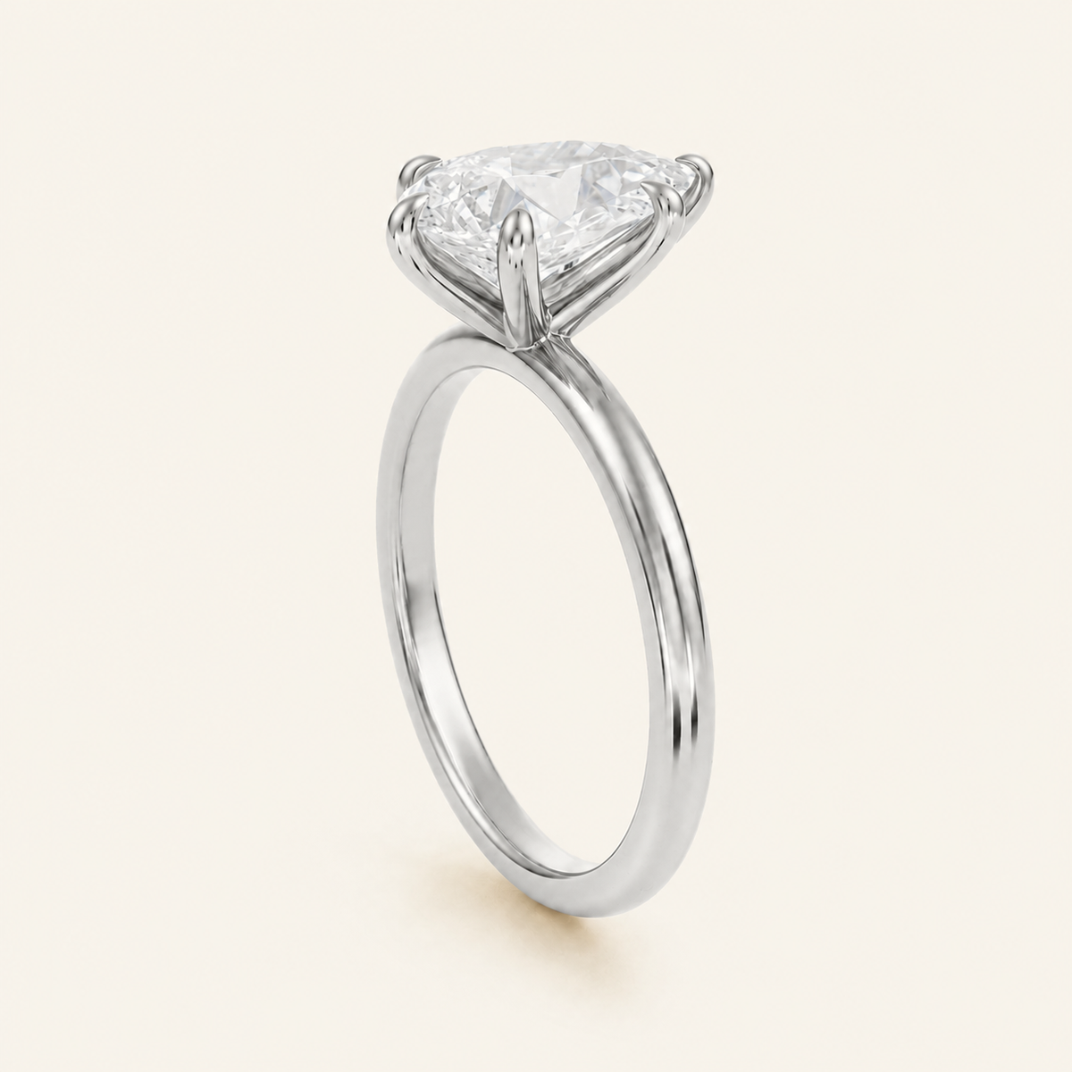 Anillo Solitario Clásico Diamante Pera en oro blanco, vista tres cuartos