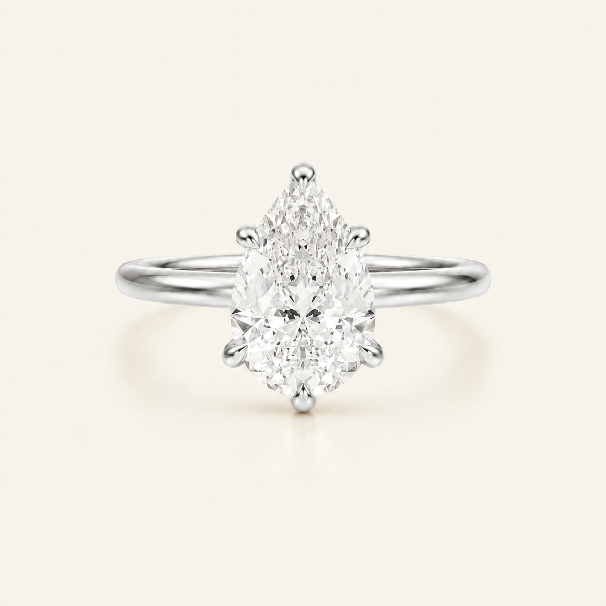 Anillo Solitario Clásico Diamante Pera en oro blanco, vista frontal