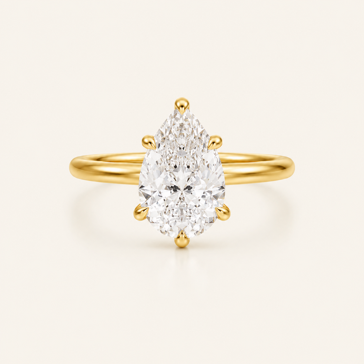 Anillo Solitario Clásico Diamante Pera en oro amarillo, vista frontal