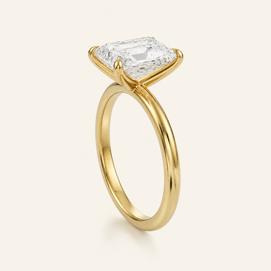 Anillo Solitario Clásico Diamante Radiante en oro amarillo, vista tres cuartos