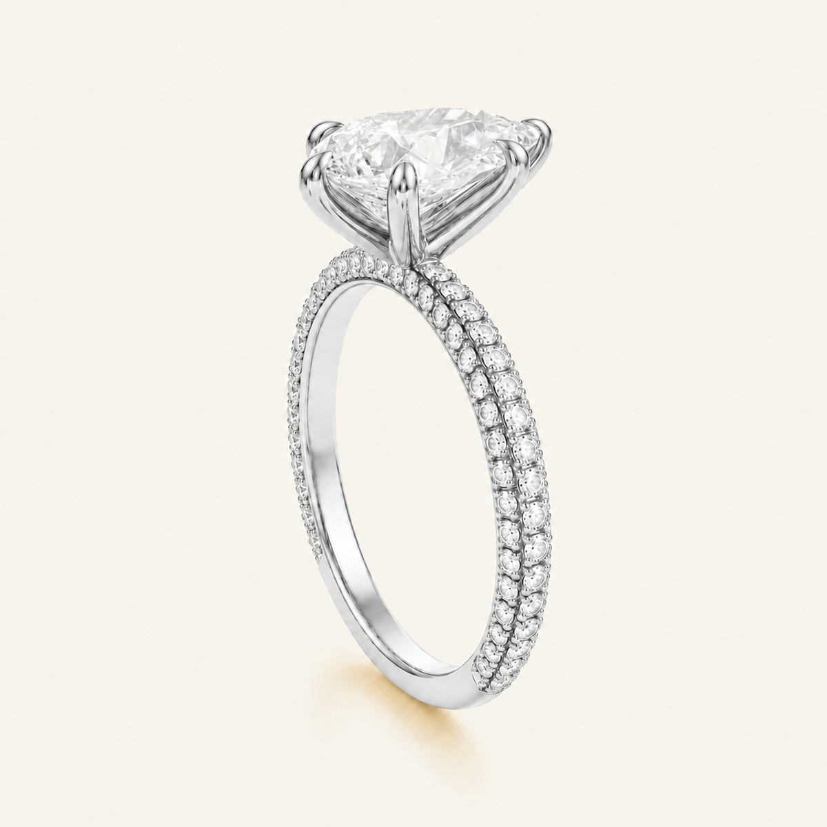 Anillo Pavé Trío Diamante Pera en oro blanco, vista tres cuartos