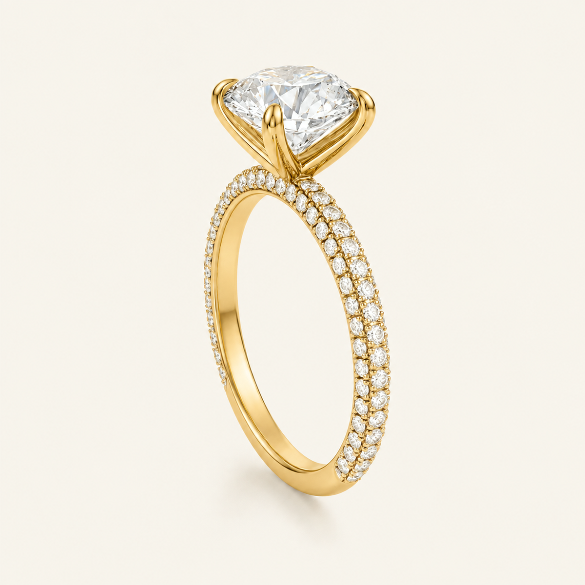 Anillo Pavé Trío Diamante Redondo en oro amarillo, vista tres cuartos