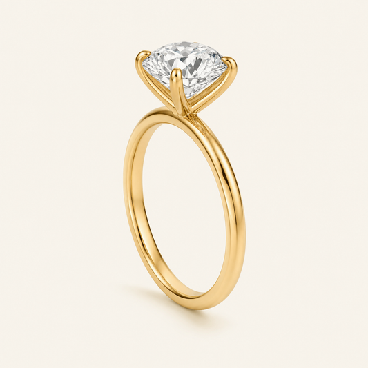 Anillo Solitario Clásico Diamante Redondo en oro amarillo, vista tres cuartos